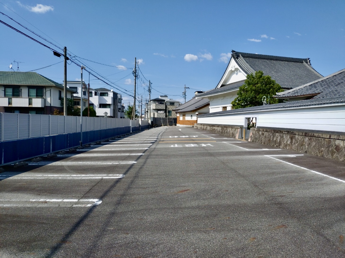 境内西駐車場