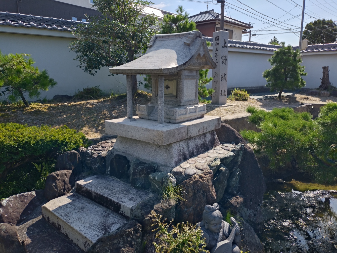 永弘院に祀られている弁天さまの石祠