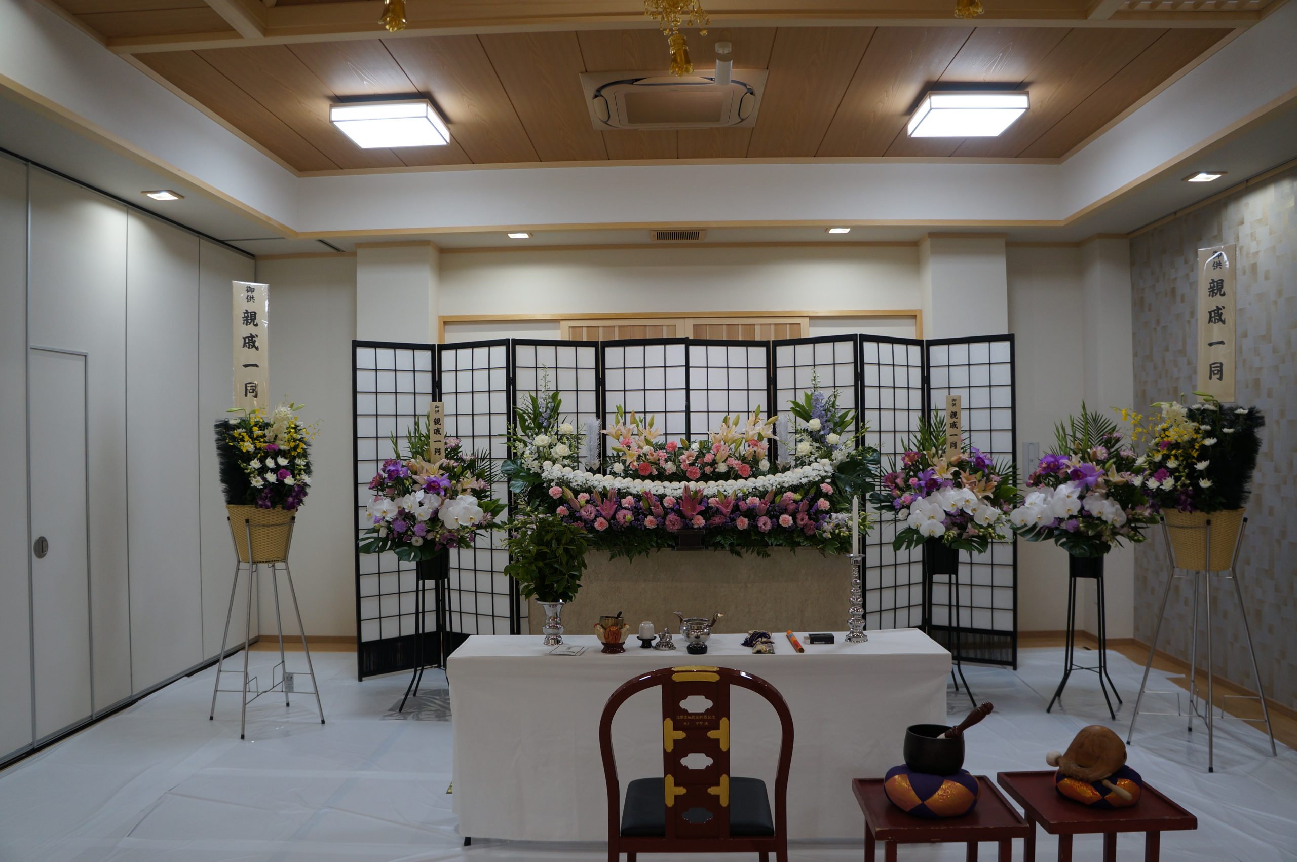 涅槃堂の祭壇の荘厳
