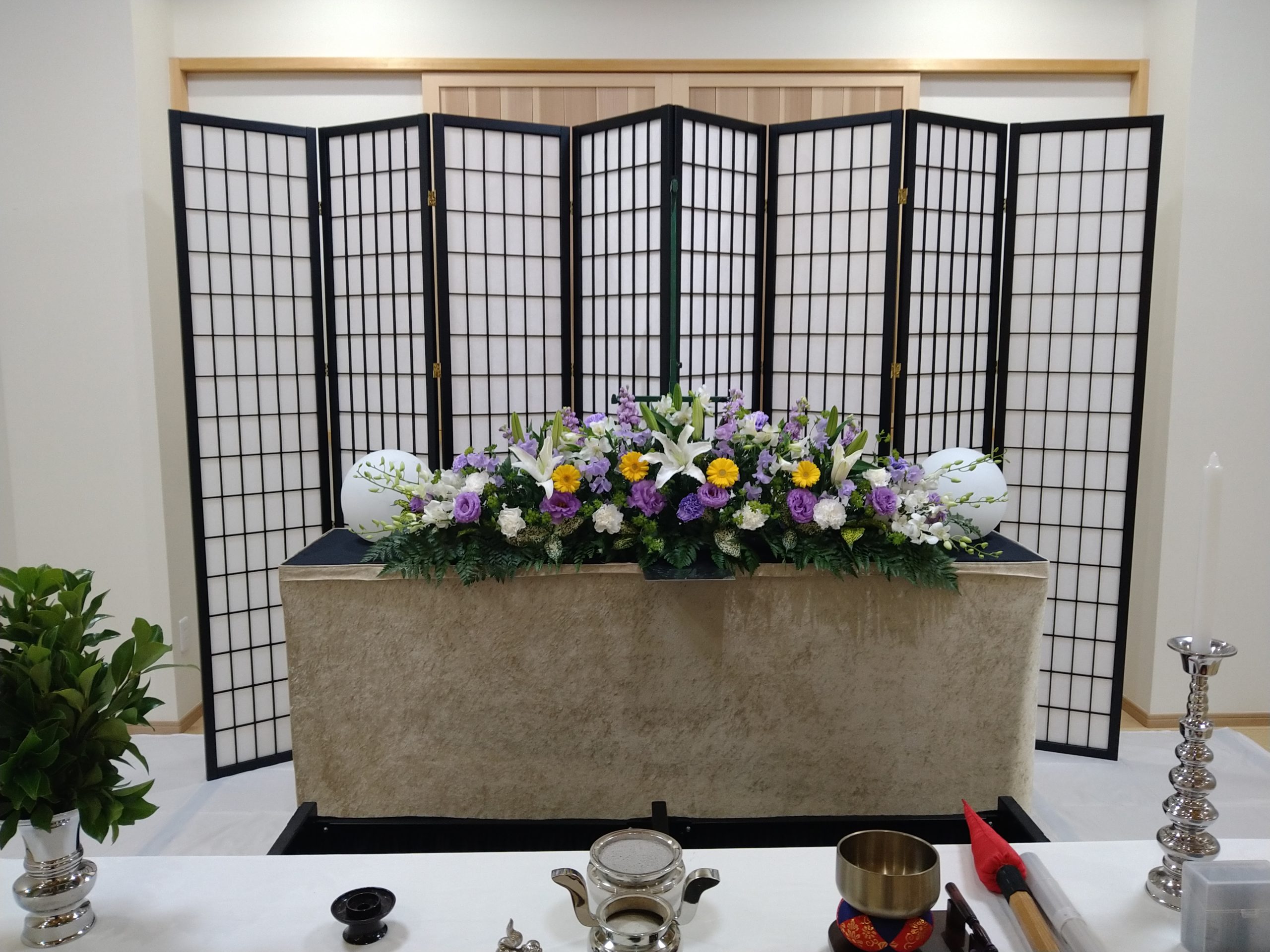 涅槃堂の祭壇の荘厳